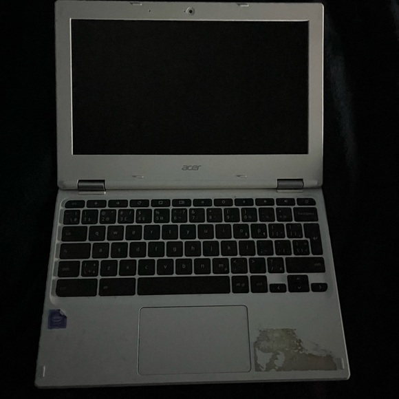 Acer Chromebook 13 used white - Picture 3 of 4
